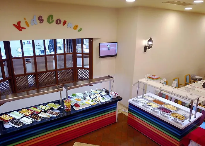 ホテル Salamis Bay Conti