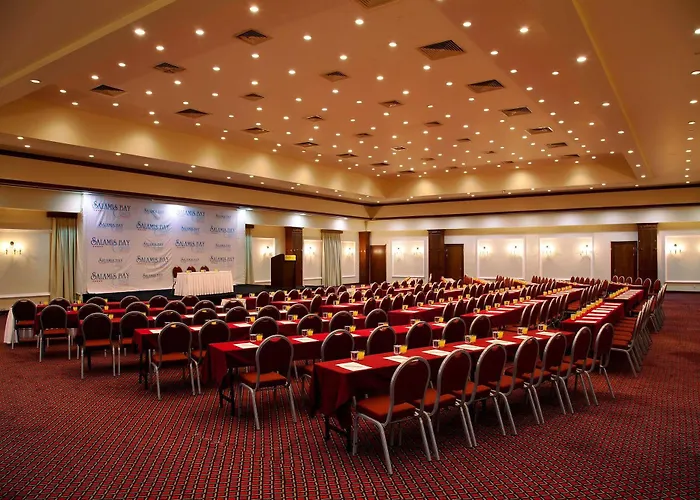 ホテル Salamis Bay Conti