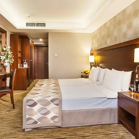 Salamis Bay Conti 5*