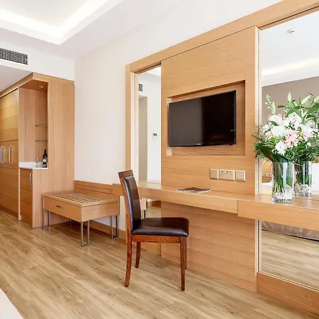 Hotel Salamis Bay Conti