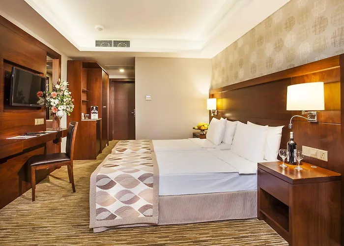 Salamis Bay Conti 5*